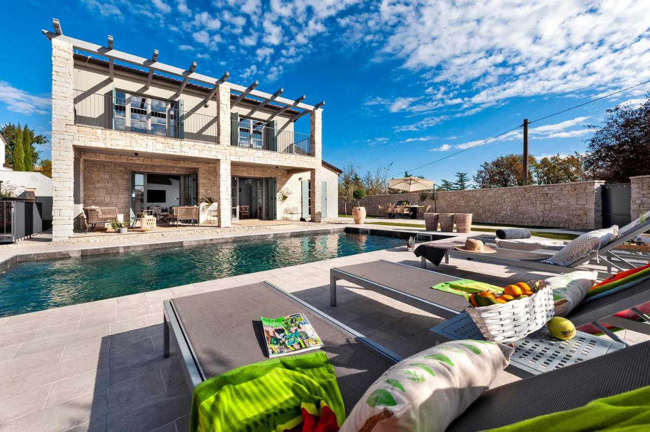 Art Renata With Pool & Sauna Villa