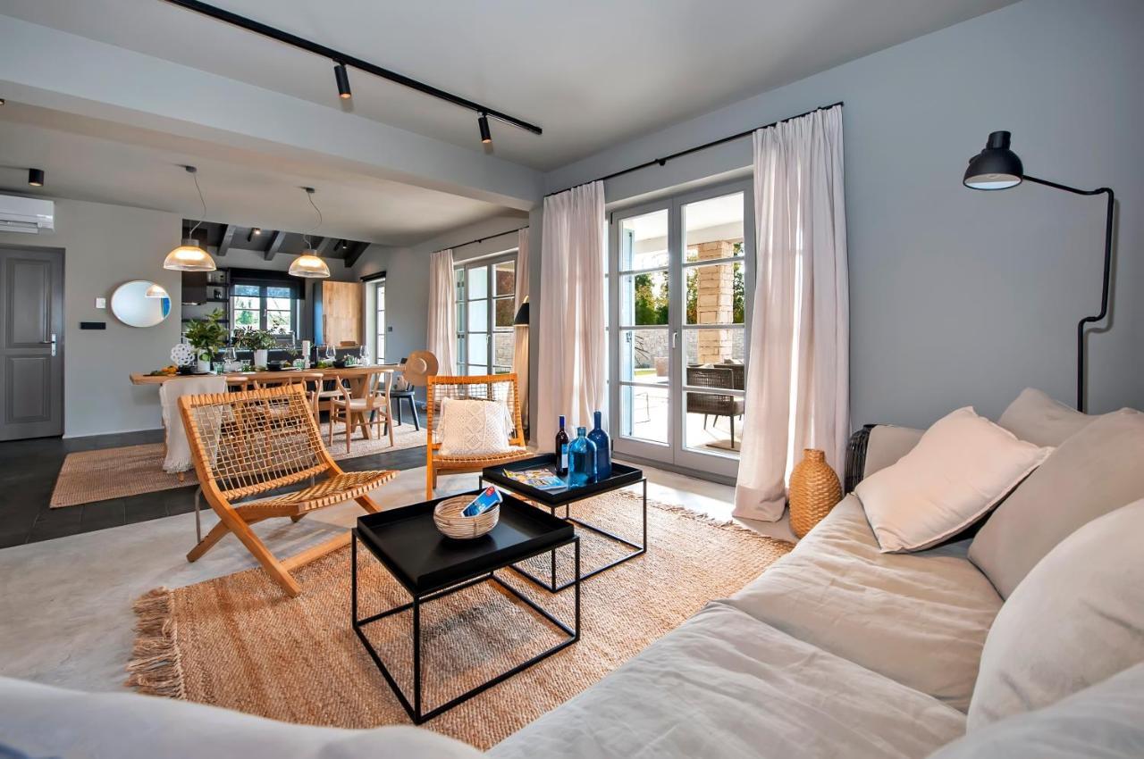 Art Renata With Pool & Sauna Villa