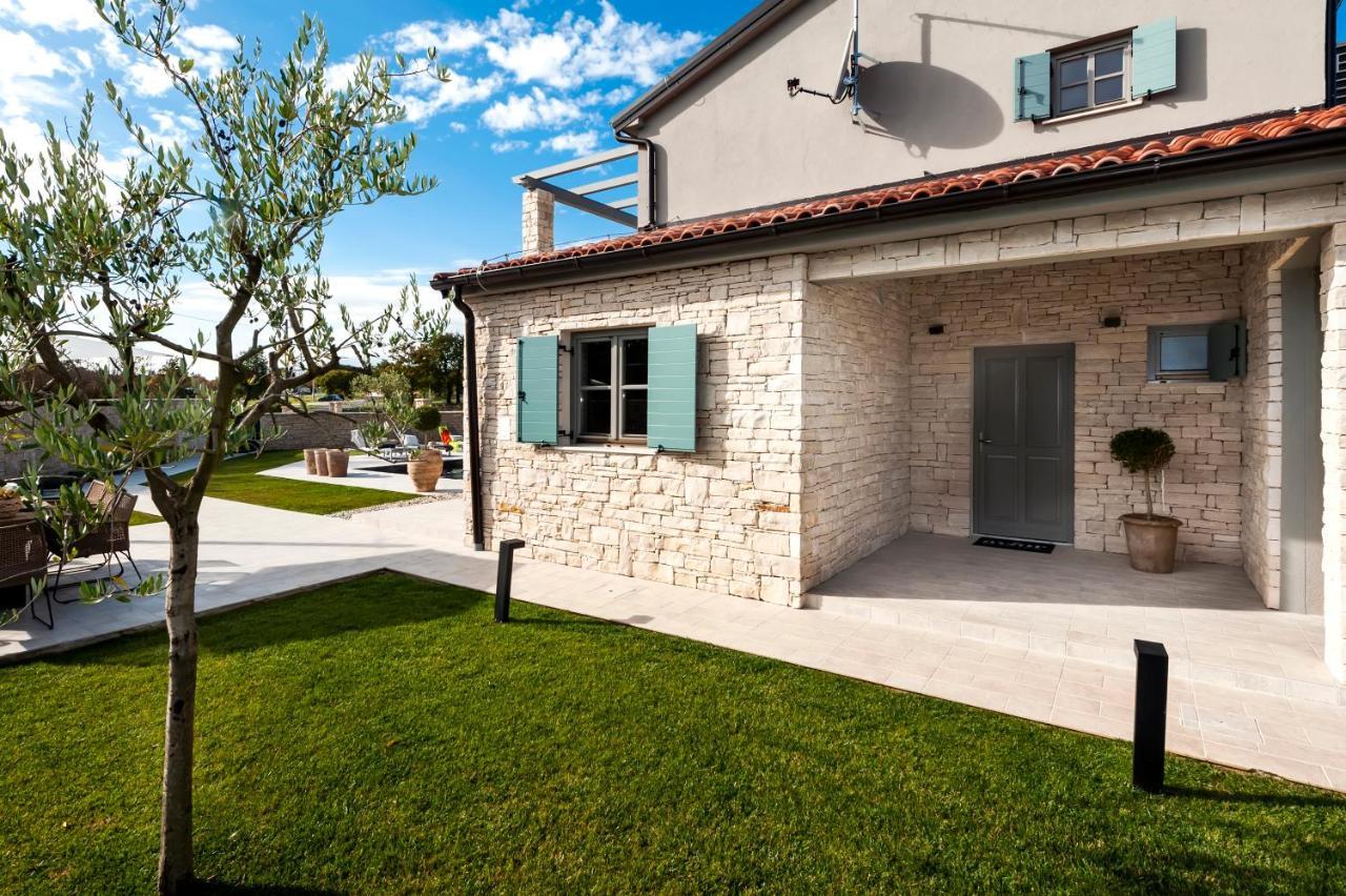 Villa Art Renata With Pool & Sauna