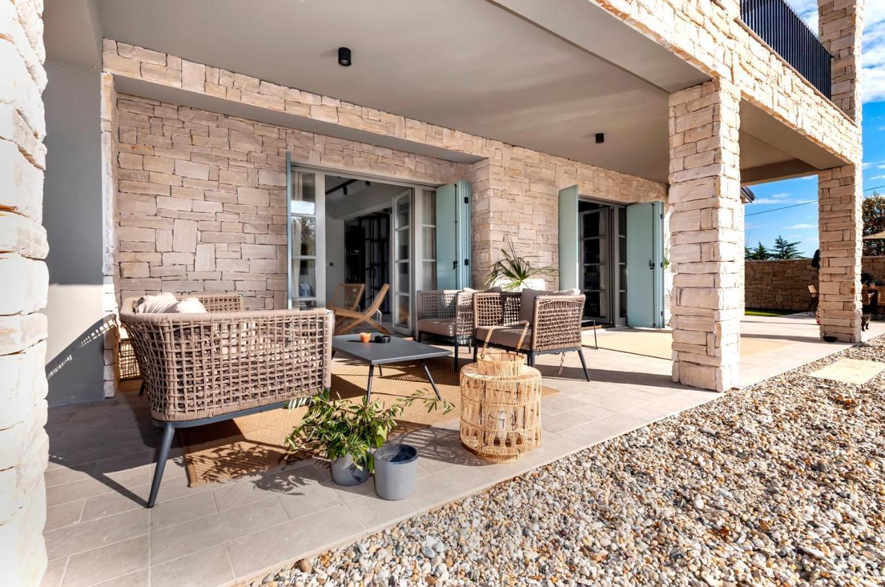 Art Renata With Pool & Sauna Villa