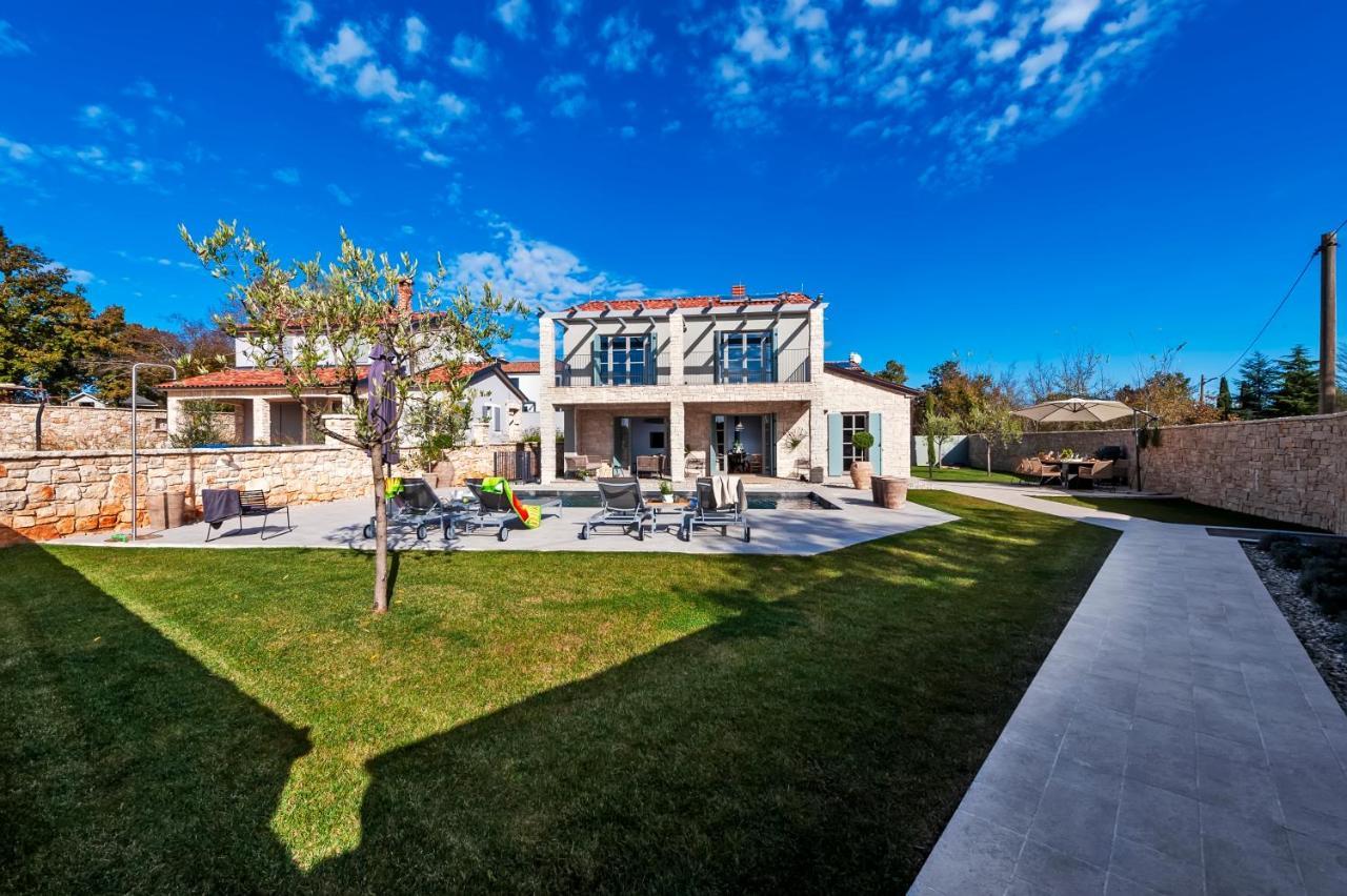 Art Renata With Pool & Sauna Villa
