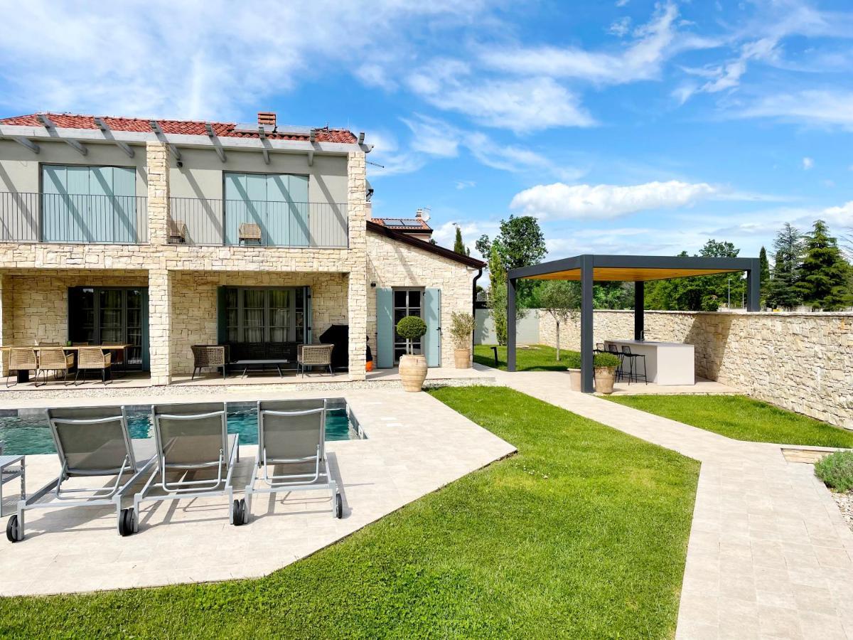 Art Renata With Pool & Sauna Villa